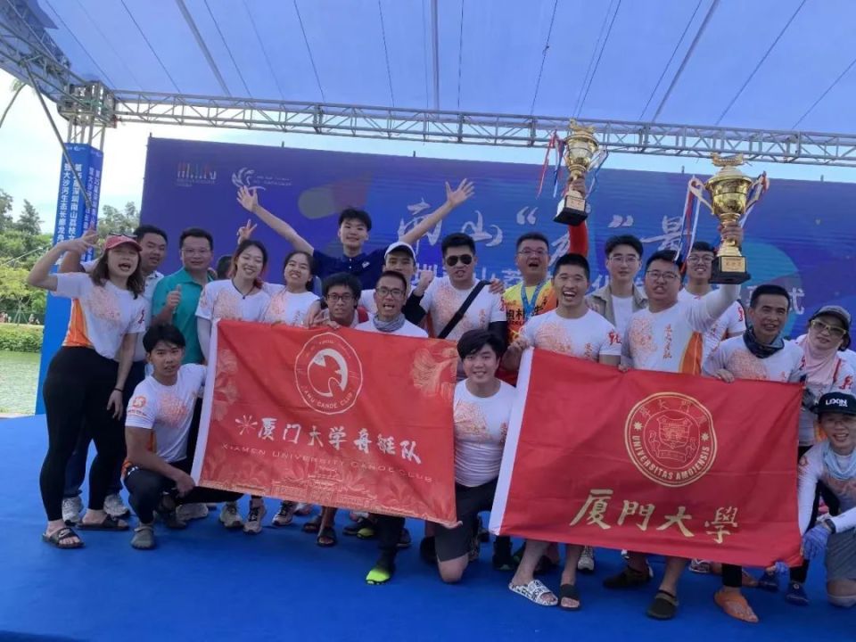 厦门大学深圳校友龙舟队12队员主要来源于东莞市中堂加冠龙舟俱乐部