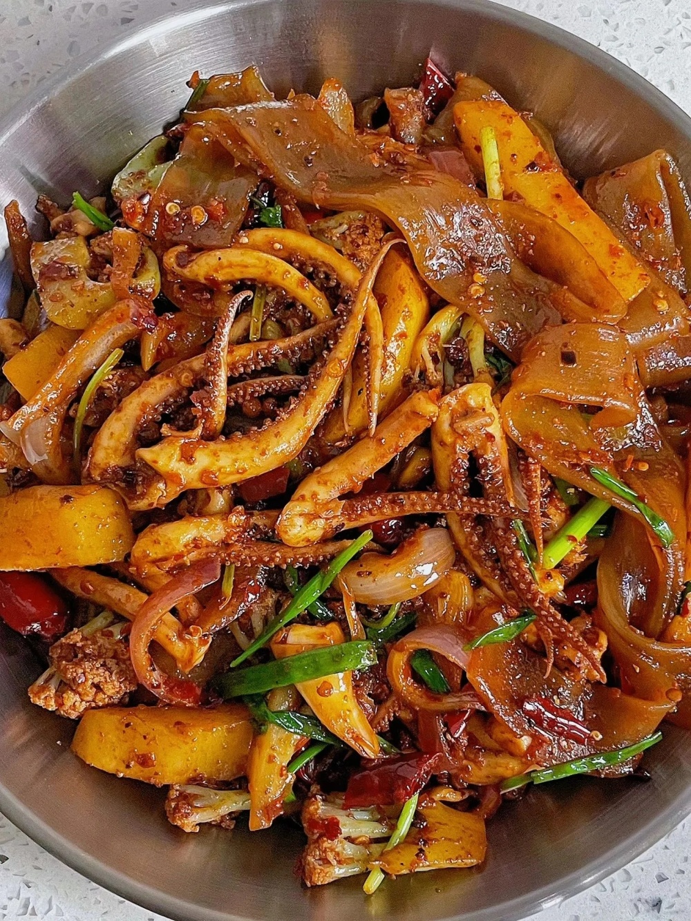 干锅鱿鱼香辣过瘾,口感爽脆,一上桌就被抢光了_腾讯新闻