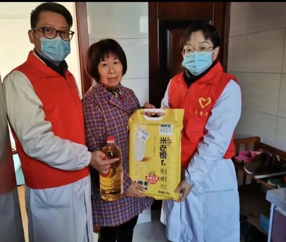 不仅是"十佳",更是居民心中"最佳",与奉贤这位家庭医生签约有福了!