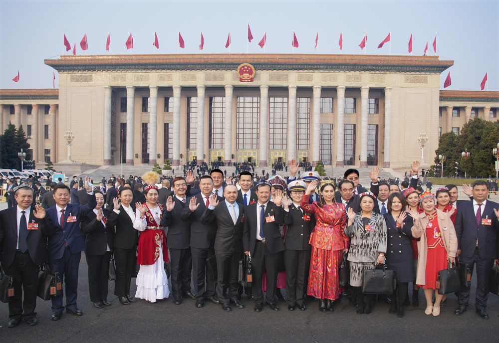 李忠发策划:霍小光,刘洁,兰红光统筹:宋为伟,张晓松文案:任沁沁摄影