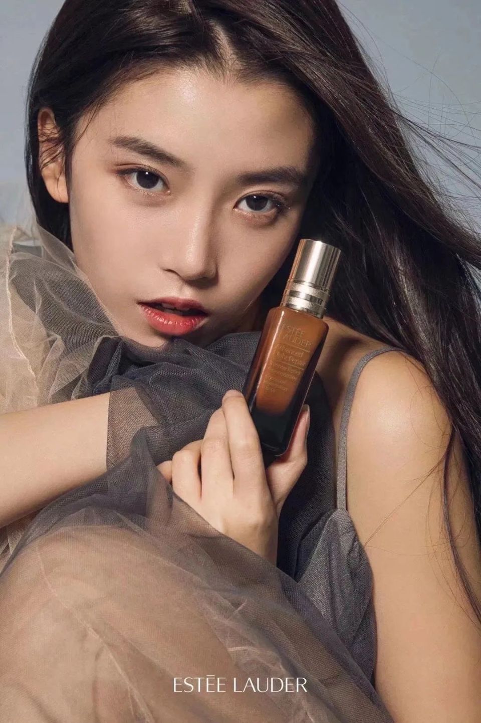 纯欲风鼻祖半藏森林又火了,其称已有ai版自己可提供服务,网友热评