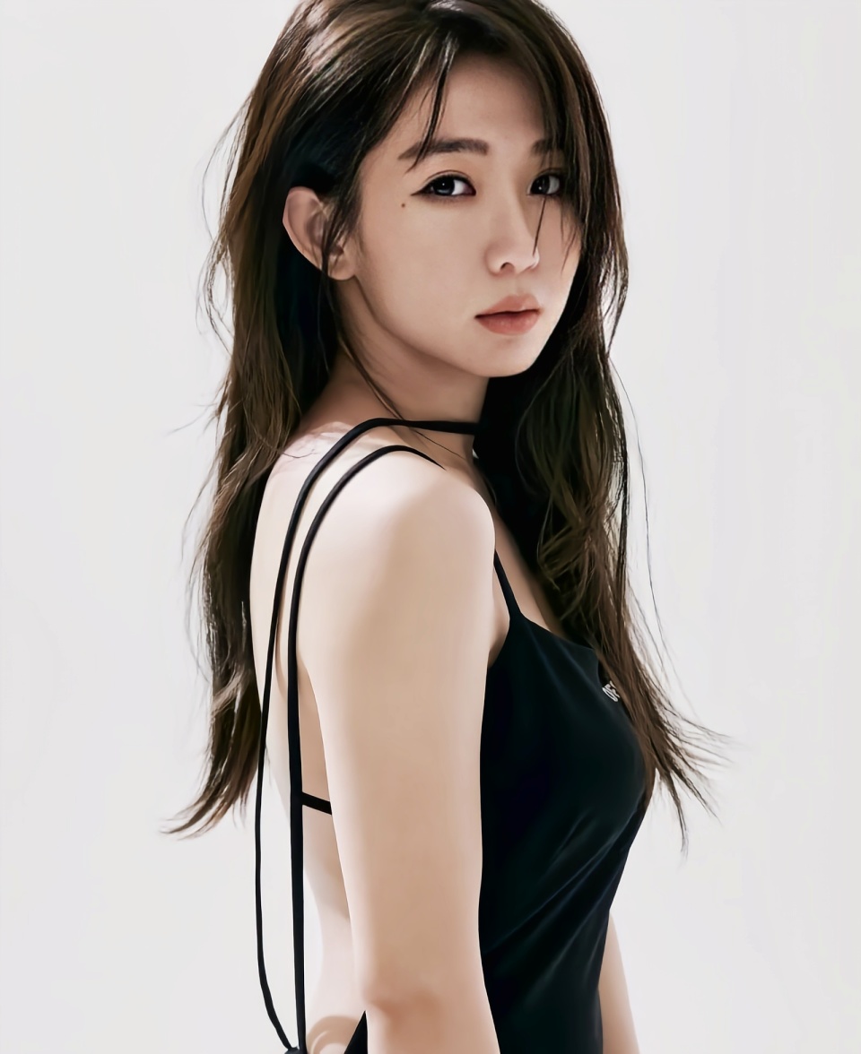 郭书瑶被曝是恶邻居!拖欠一年小区管理费,快递包裹只签收不拿走