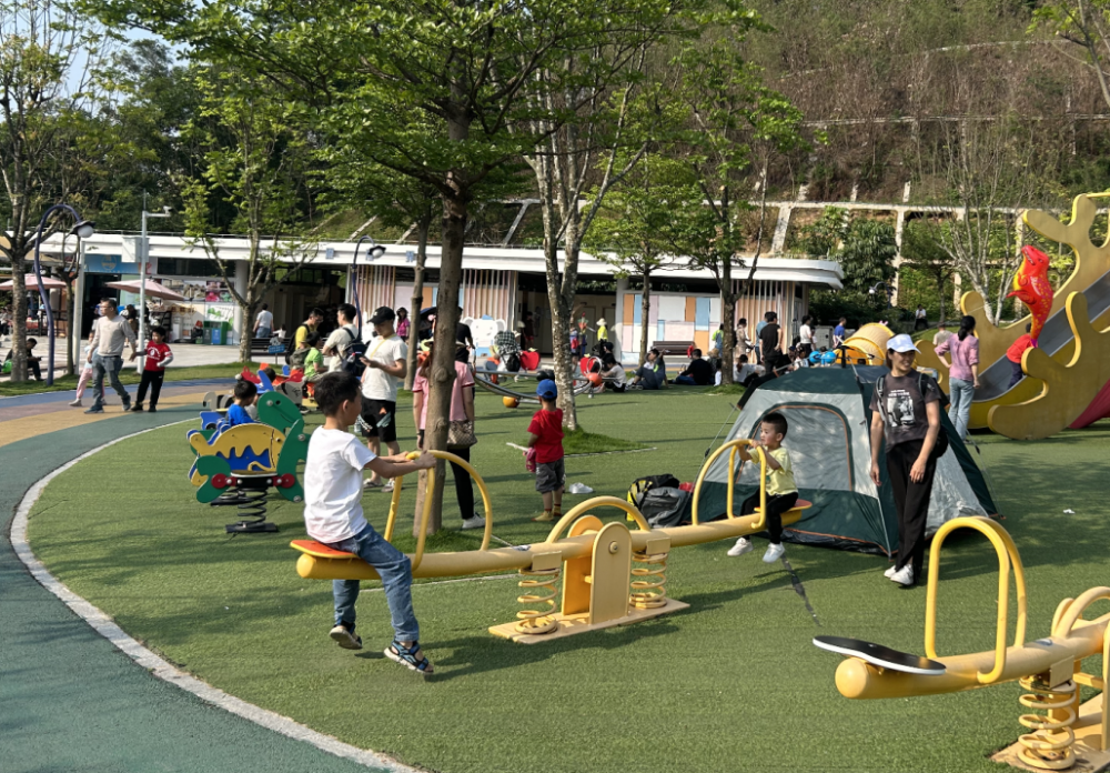 第一站我們首先來到位於江海區江海一路東側(釜山公園對面)的江門兒童