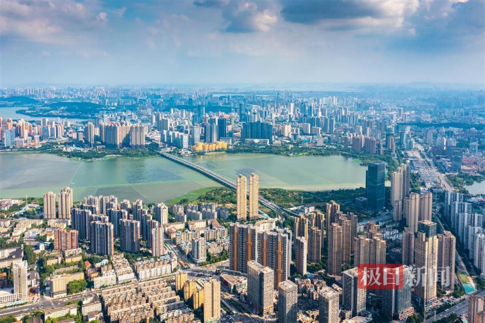 《2021年城市建设统计年鉴》显示,武汉首次跻身全国