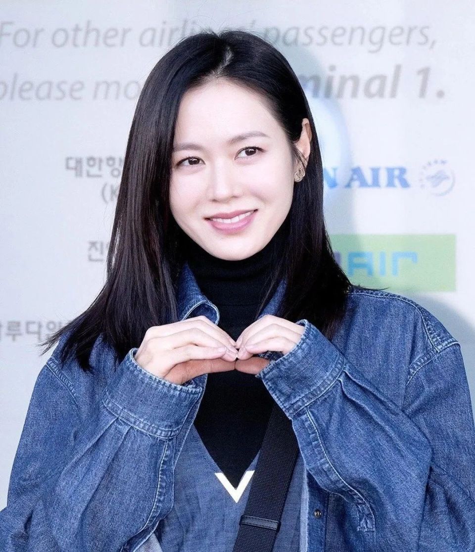 孙艺珍活动生图,韩式美妆翻车了?_腾讯新闻