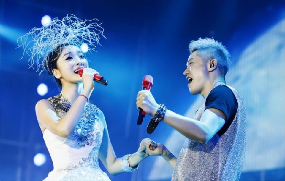 "凤凰传奇"再出新歌?第一个听到的居然是《逆水寒》玩家