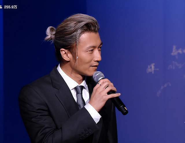 从叛逆少年到成功人士,43岁谢霆锋都经历了什么?