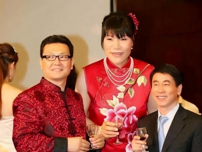 郑海霞:姚明奥尼尔是她粉丝,被丈夫暗恋10几年,婚后不敢要孩子_腾讯