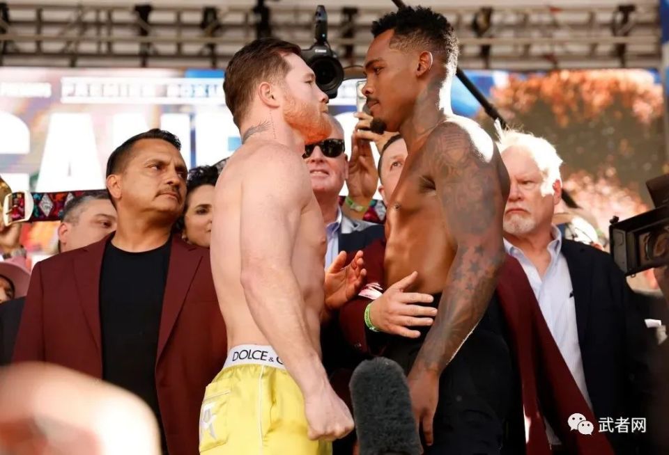 阿瓦雷兹vs查洛!赛前称重图集_腾讯新闻