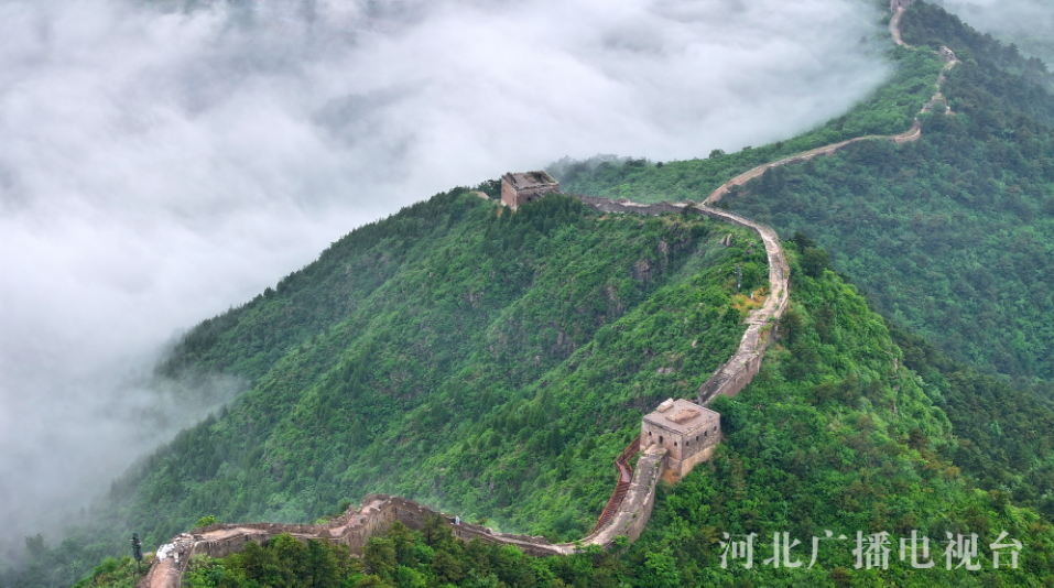 唐山雨后晨光好风景:长城云海 壮美如画