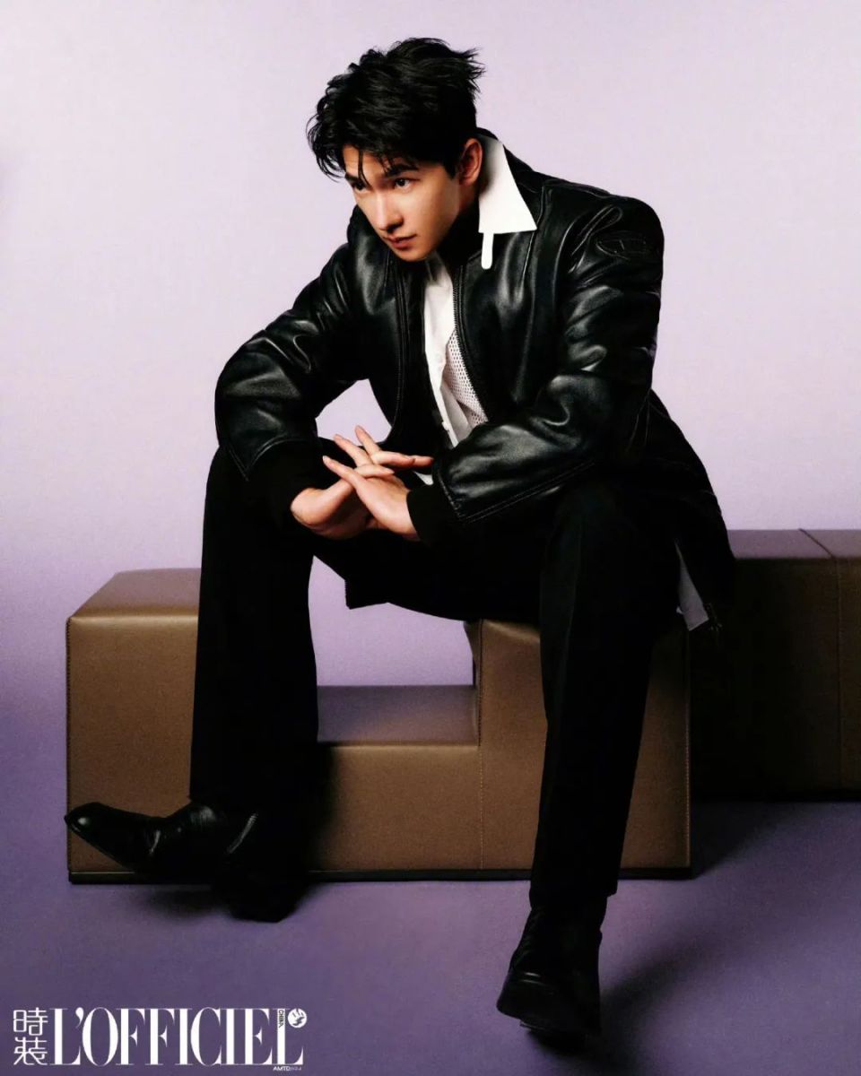 人气男星杨洋最新帅气封面写真!