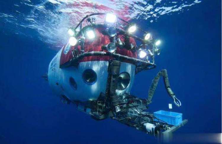 类似泰坦号深潜事故,蛟龙号能救吗?