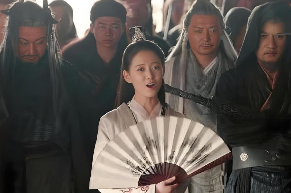 为何金庸笔下的丐帮长老感觉都很弱？其实书中有一位长老战绩辉煌_腾讯新闻