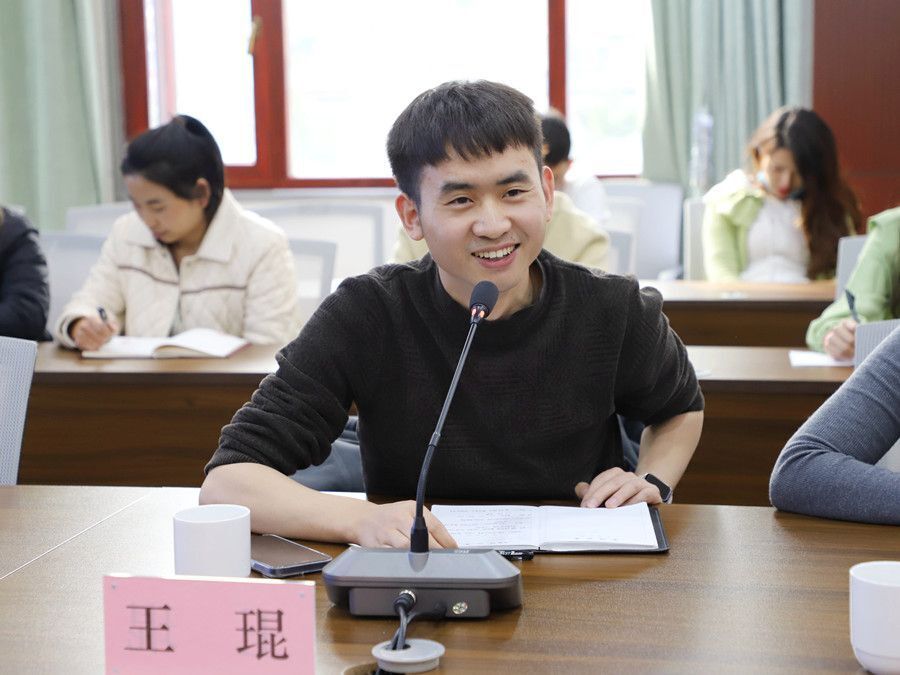 对口支援专家王琨:用心守护边疆人民的"笑容"_腾讯新闻