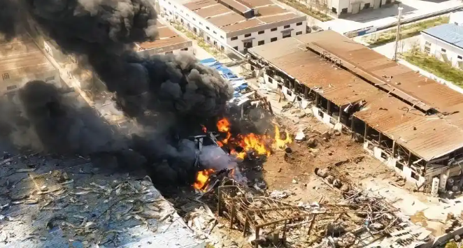 工厂企业夏季防火警报拉响！从仓库隐患到危化品管理，这些 “雷区” 千万别踩_腾讯新闻