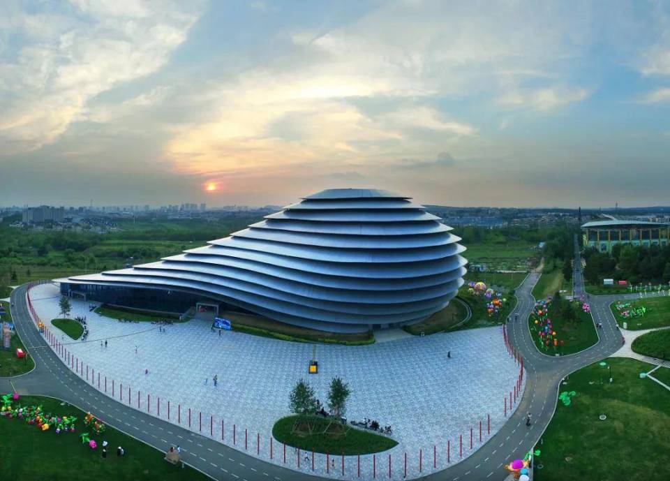 热爱文化和科学的你有福了,来长春,这里的展馆科技范十足.