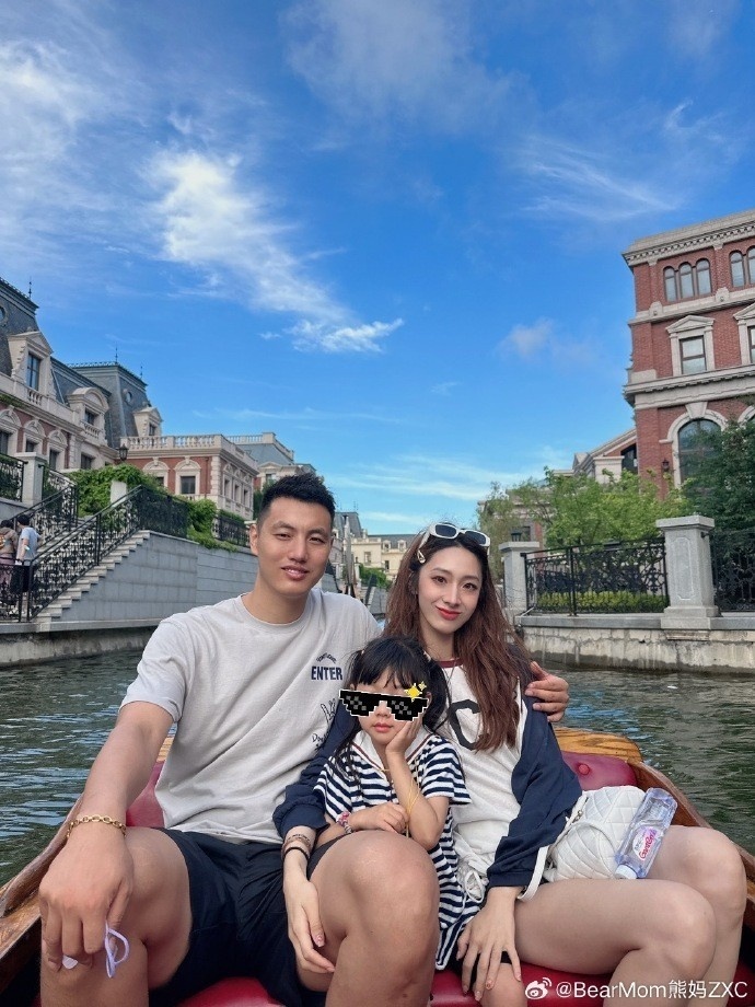 翟晓川妻子晒美照没来的及发的照片之大连碎片