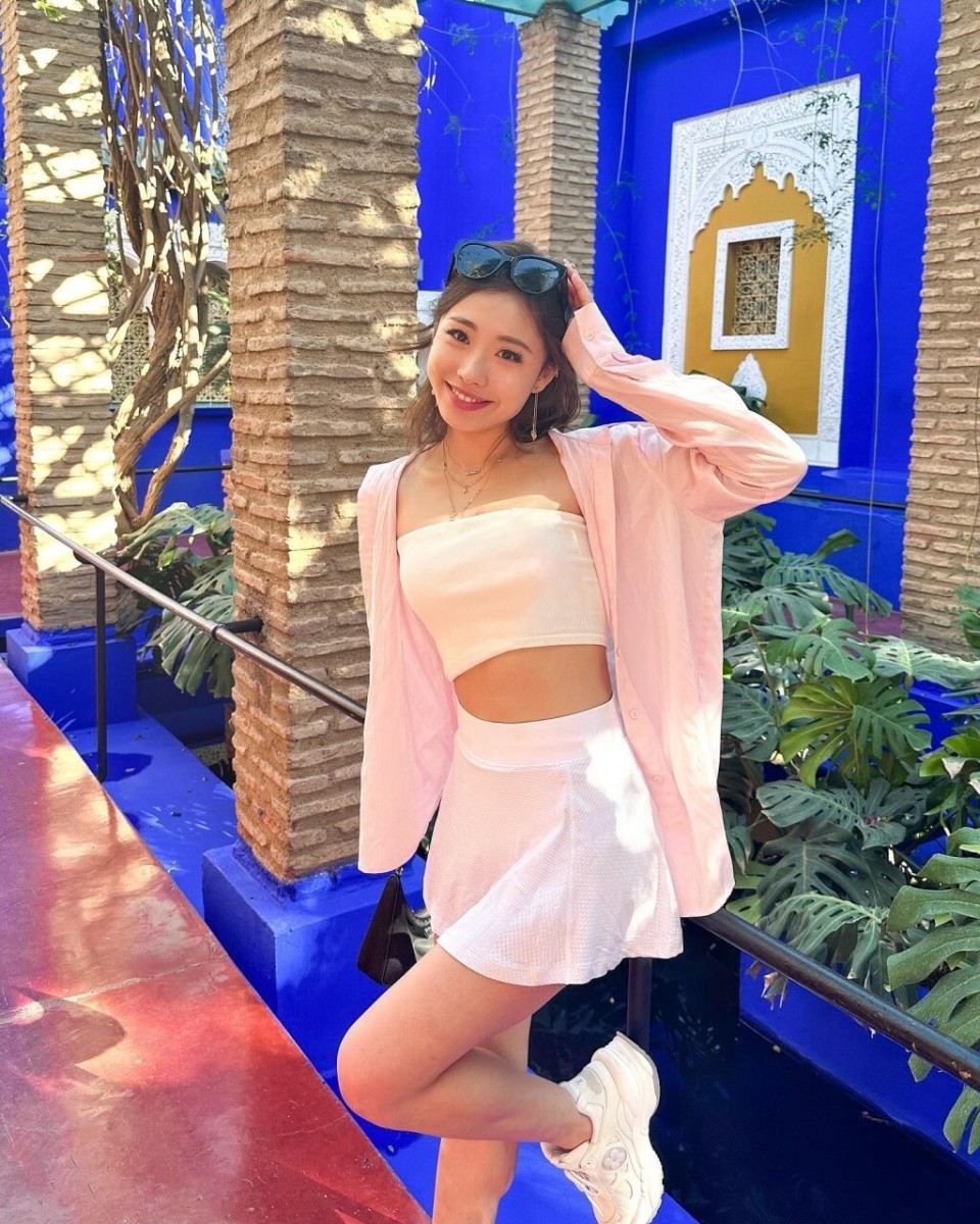 恋情石锤特鲁姆普亮相香港挑战赛绯闻女友马晓晴现场观战