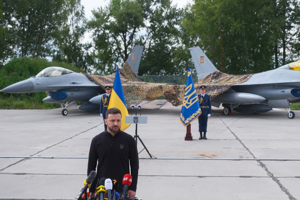 �ڿ�����F-16����ô�������˹��Su-35�ģ�