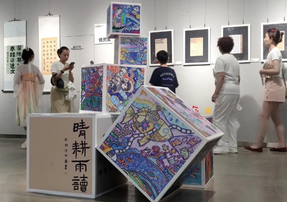 展开展6月1日,第十四届"国寿小画家"宁夏少儿书画展在银川美术馆开幕