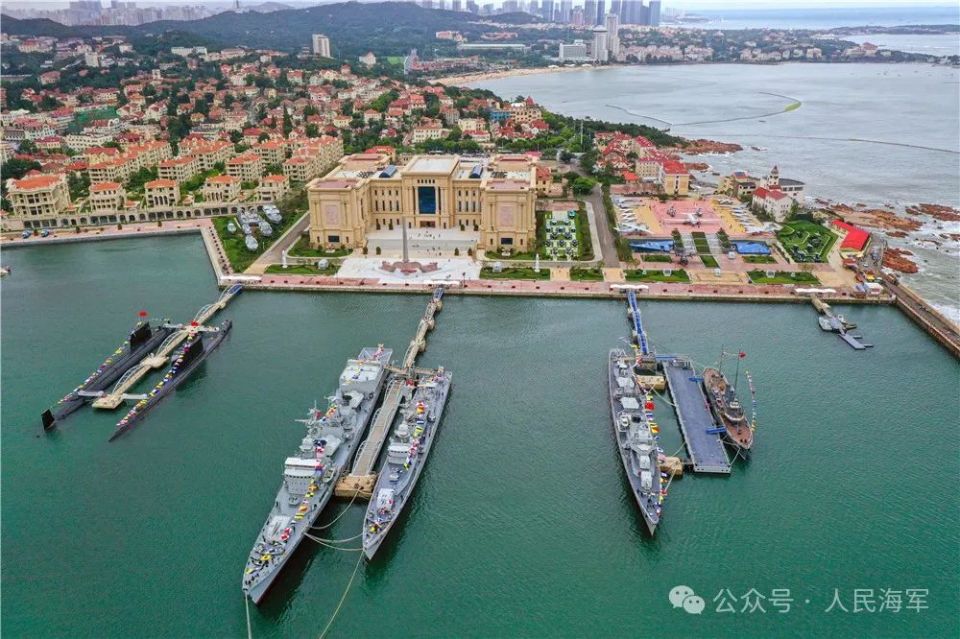 唯一全面反映人民海军建设发展成就的军事博物馆博物馆陈列设计精巧