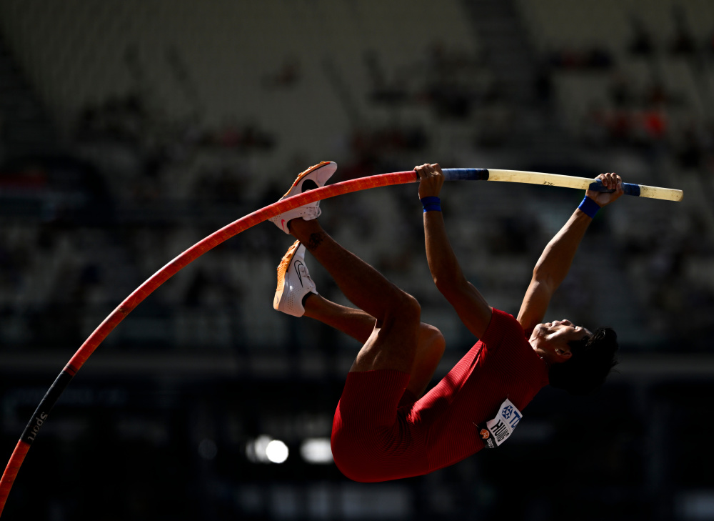 (田径世锦赛)男子撑杆跳高资格赛:姚捷,黄博凯晋级决赛(2)