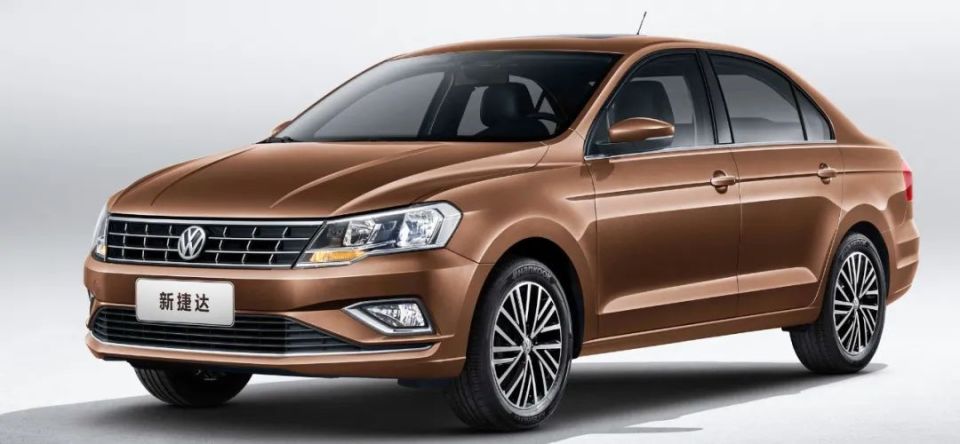 因为早在2012年,第3代福克斯就已经国产上市,并且与此前火爆的第2代