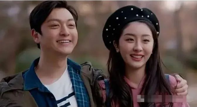 甚至在陈凯歌的电影《尘埃里开花》里演女三.