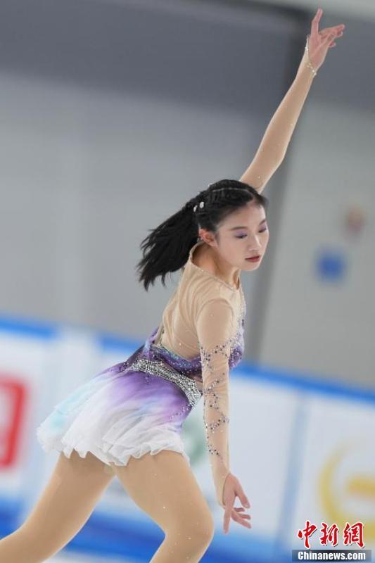 十四冬花样滑冰公开组女单自由滑比赛举行