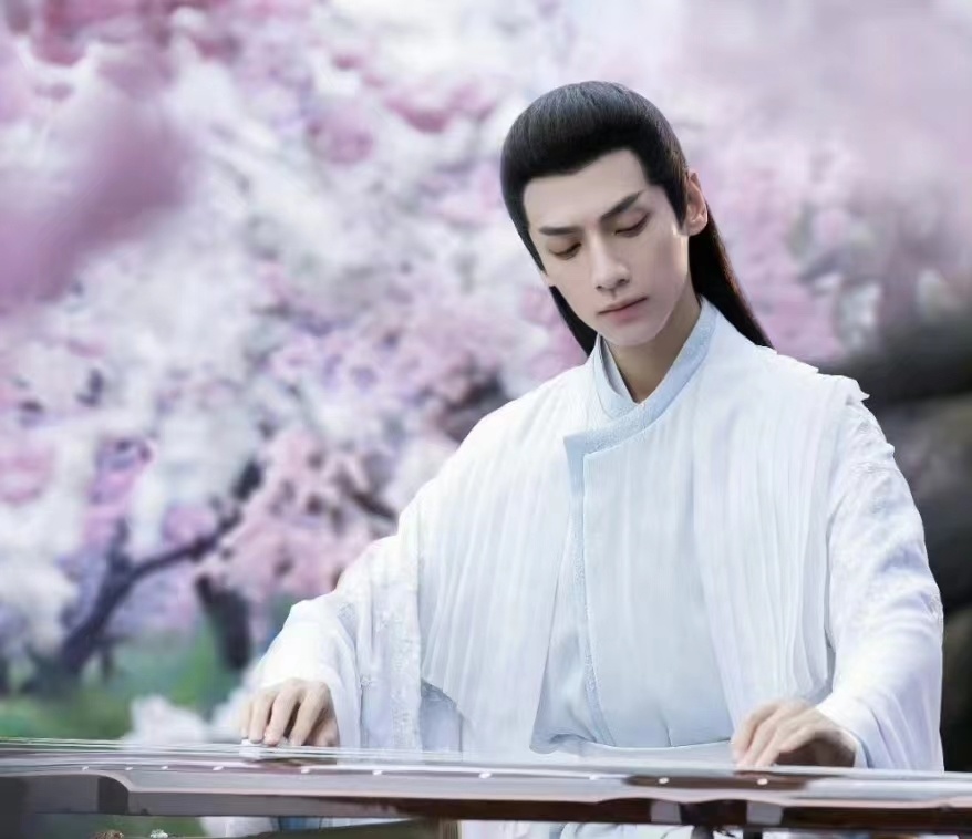 龚俊摇扇子,肖战吹笛子,罗云熙抚琴,谁更让你觉得风姿绰约-腾讯新闻