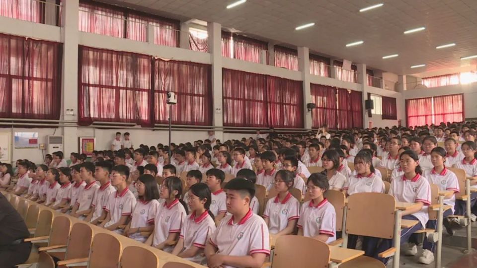 茌平区振兴中学开展第十一届校园艺术节文艺汇演