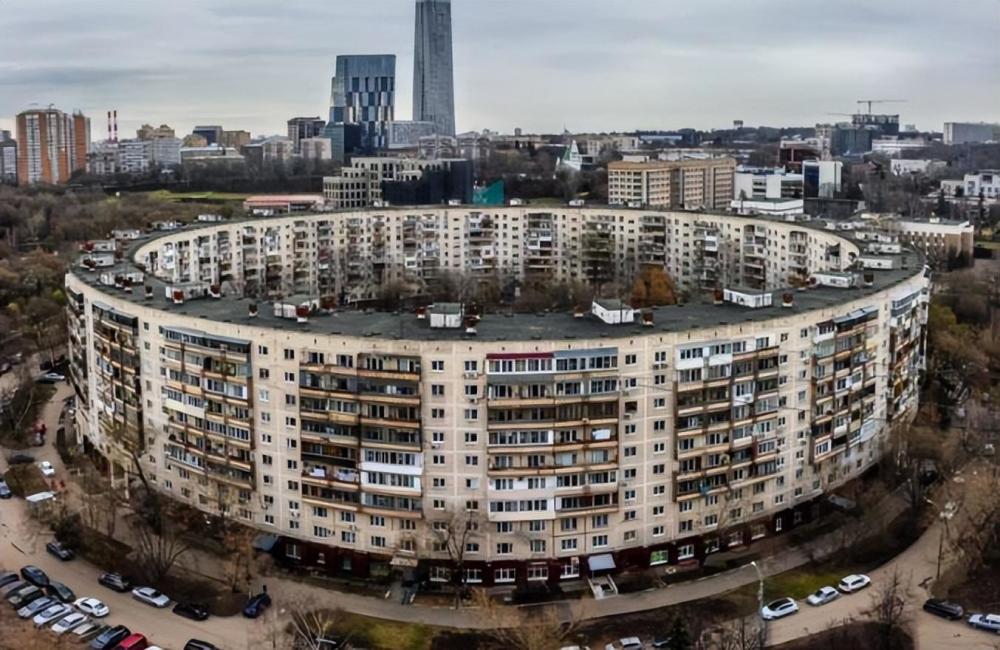 奇特的苏联住宅楼:圆形设计可住5000人,建成后无人买账_腾讯新闻