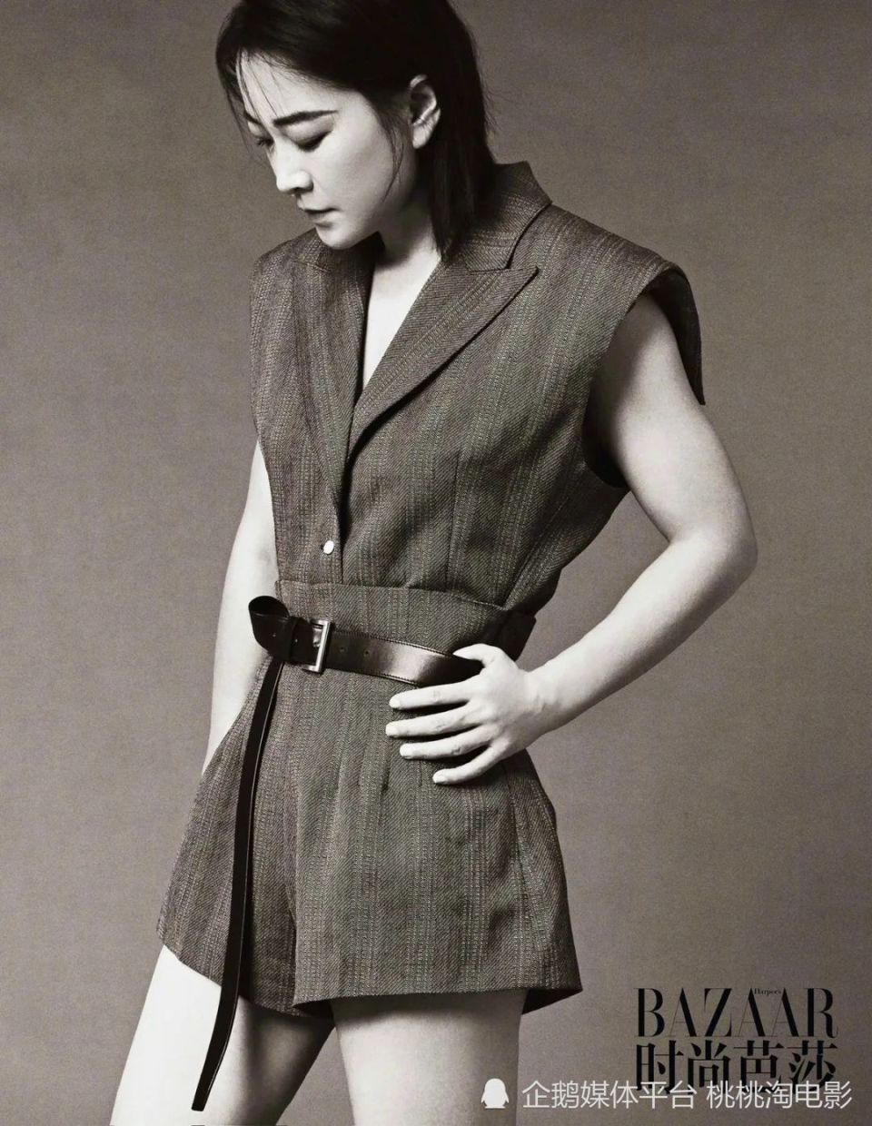 贾玲《时尚芭莎》封面大片,蜕变归来展现美丽坚韧女性力量_腾讯新闻