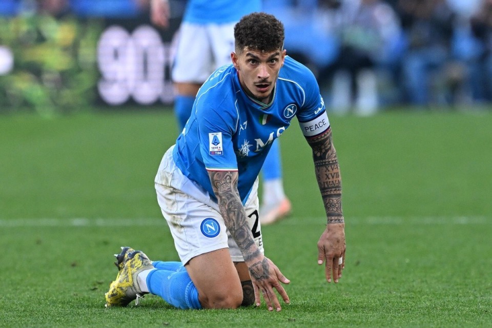 意媒迪洛伦佐有意今夏离开那不勒斯已与曼联维拉接触