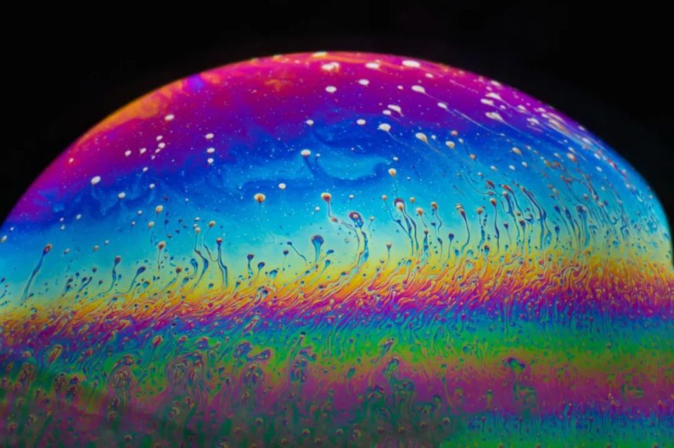 铁皮青蛙,竹蜻蜓,陀螺……童年玩具用到的原理其实可以用到太空中去