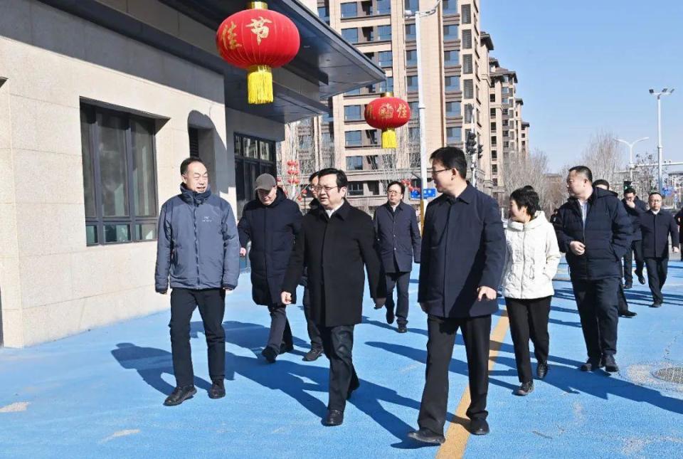 张国华调研公共服务设施管理使用、商业配套设施规划建设