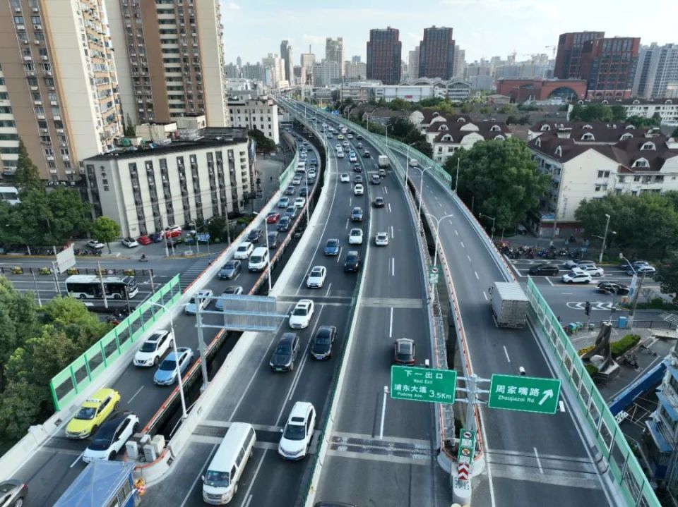 上海内环外圈近5公里长高架"年轻化"改造完成!车不"跳"了,噪声变少了
