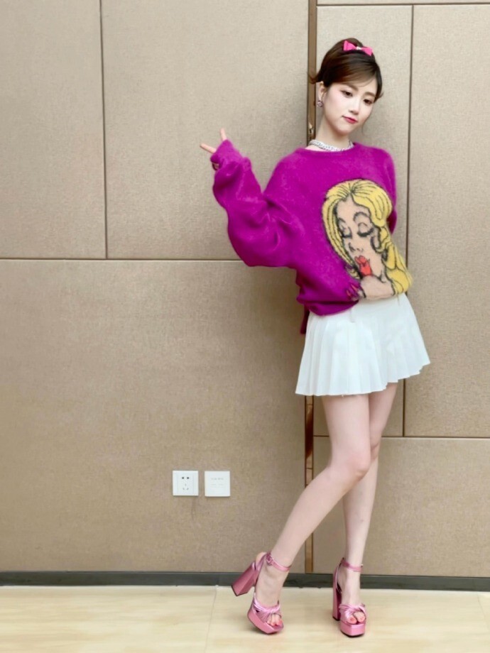 被问周五干海港几个球美女主持张纯烨我不敢说