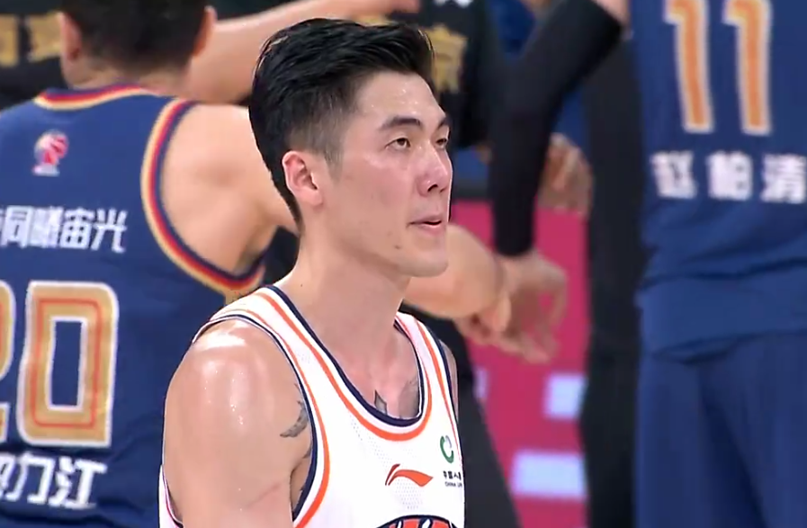 上海队坏消息刘铮透露王哲林的伤情挺严重缺席时间会比较长