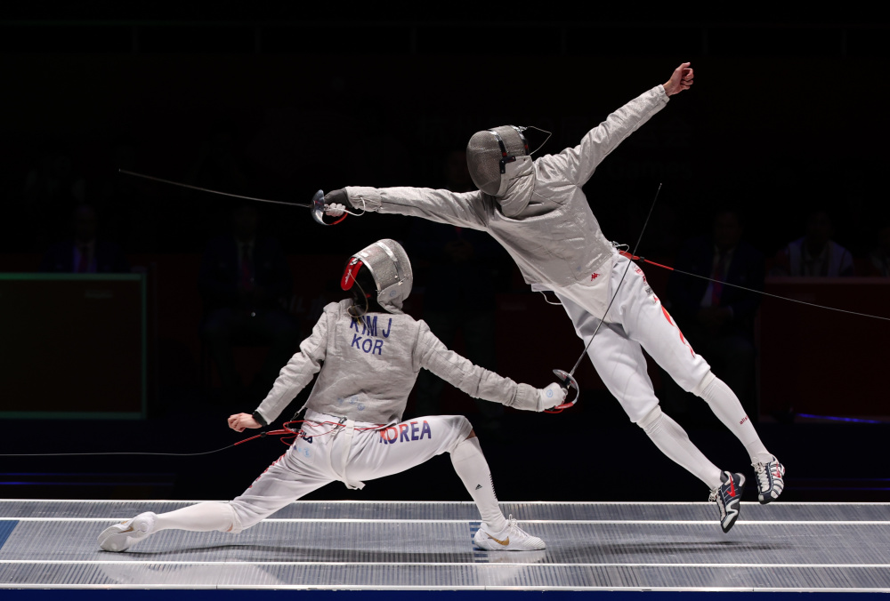 新华社照片,杭州,2023年9月28日(杭州亚运会)(6)击剑——韩国队获男子