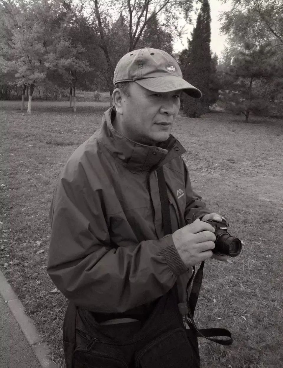 江峰烟雨的神秘气韵丨刘逊