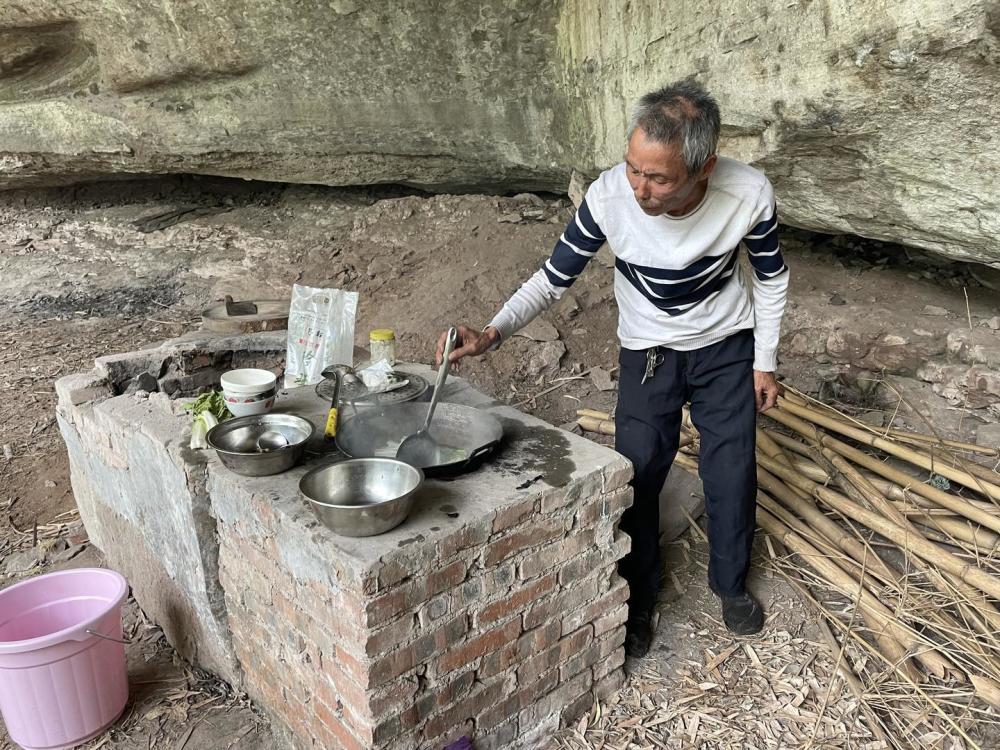 第一代农民工晚年岁月丨打工23年，他孤身回乡寄居洞穴当地为其安排临时住房澳洲悉尼跨年烟火2023已更新(知乎/网易)