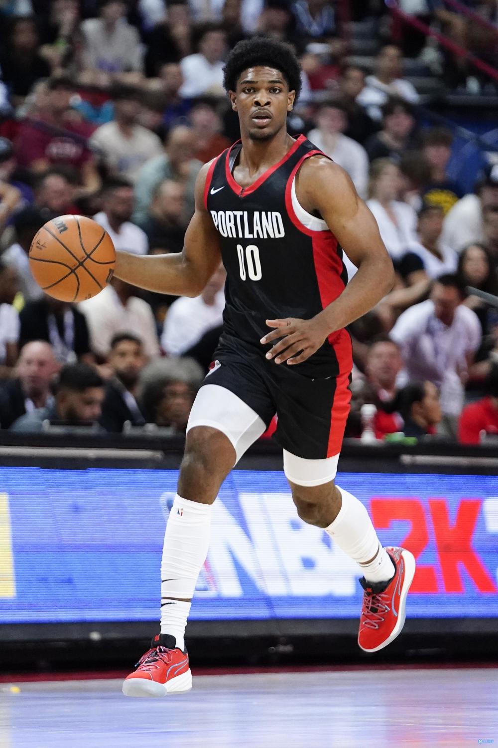 乔治谈亨德森:你无法通过一场比赛来评判他 这只是他的生涯首秀_腾讯