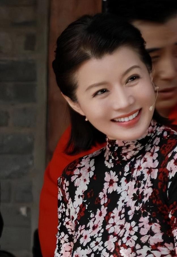 程愫近况罕曝光46岁容颜依旧美丽与傅程鹏离婚后逆袭当院长