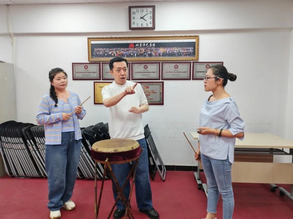 海鸥怎么呼吸大戏看北京10月21-27日文艺资讯丨莫里康内音乐会回溯经典_https://www.jmylbn.com_新闻资讯_第22张