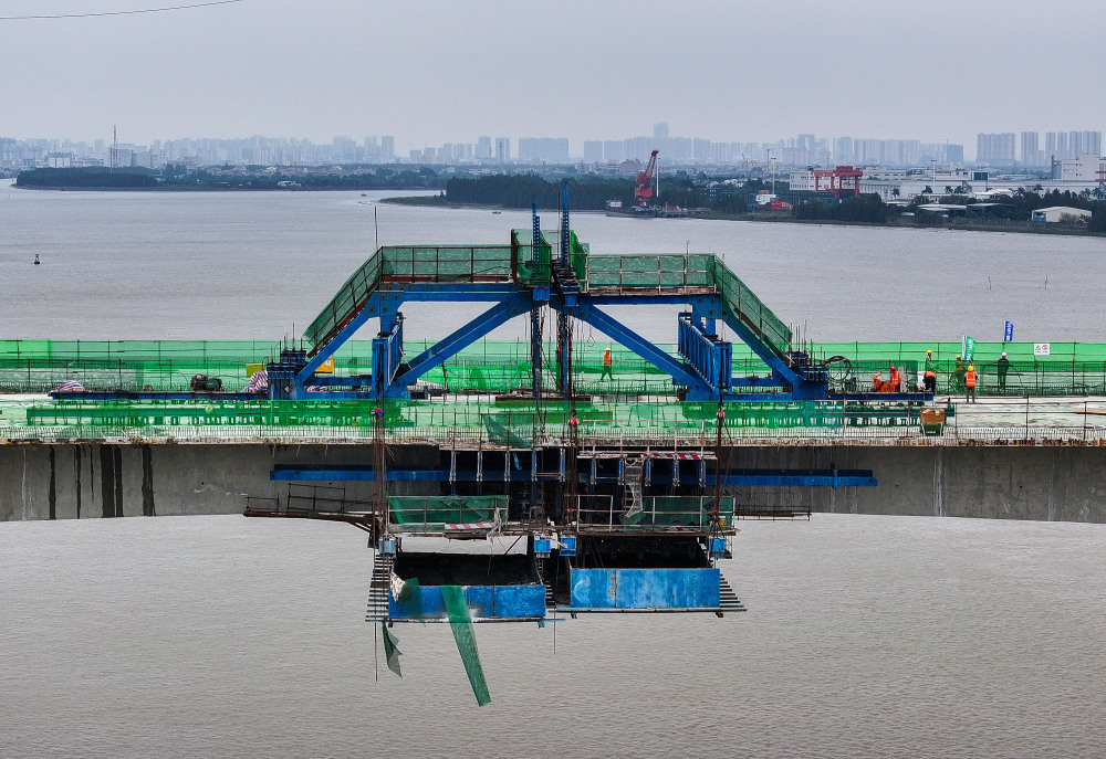 广东江门:潭江特大桥主跨全幅合龙