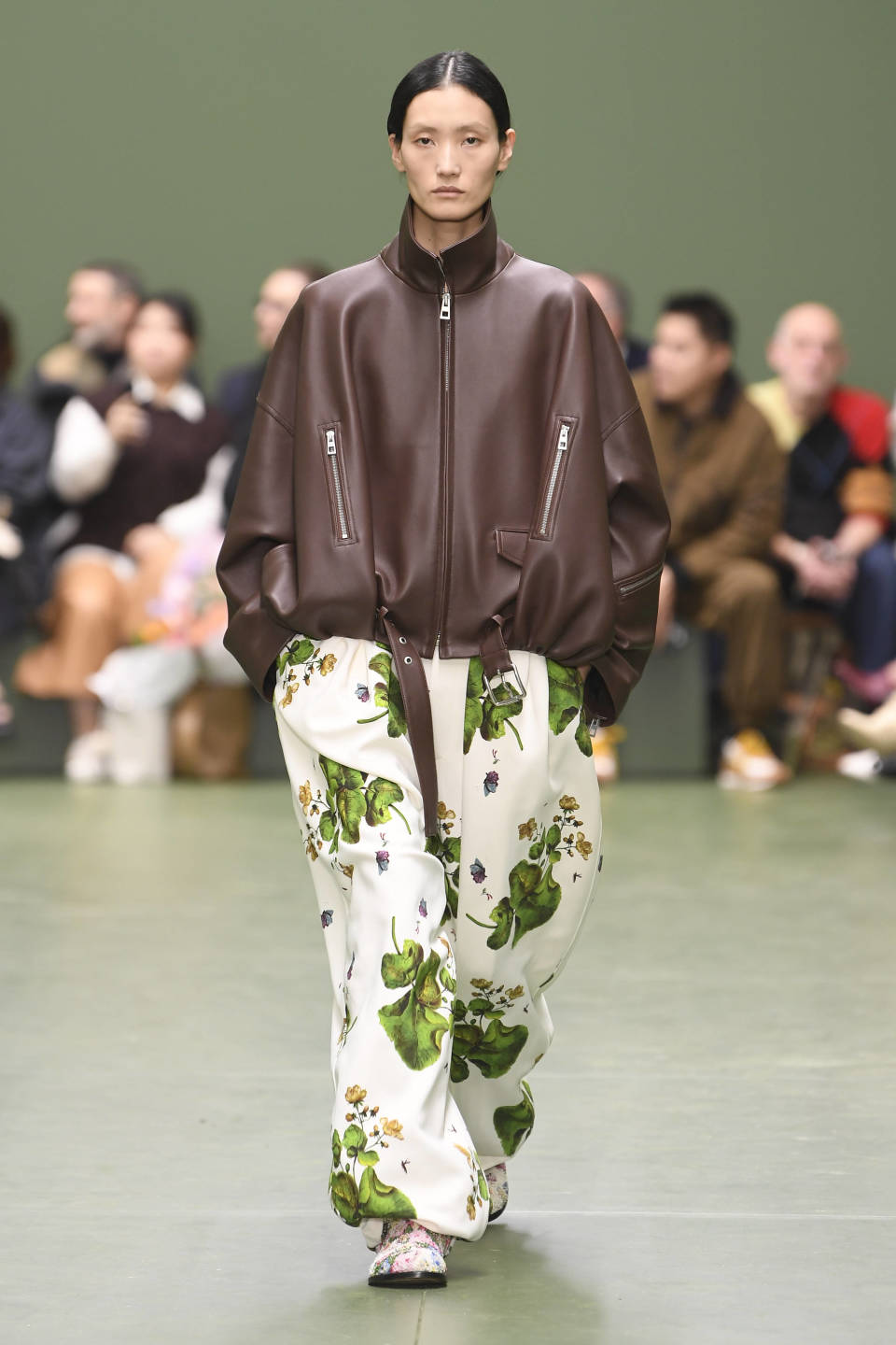 巴黎时装周罗意威品牌时装秀2