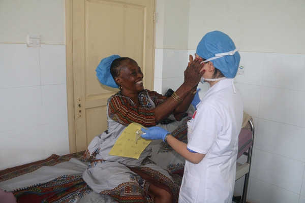 60年 60人,湘雅二医院"接力"援非守护生命_腾讯新闻