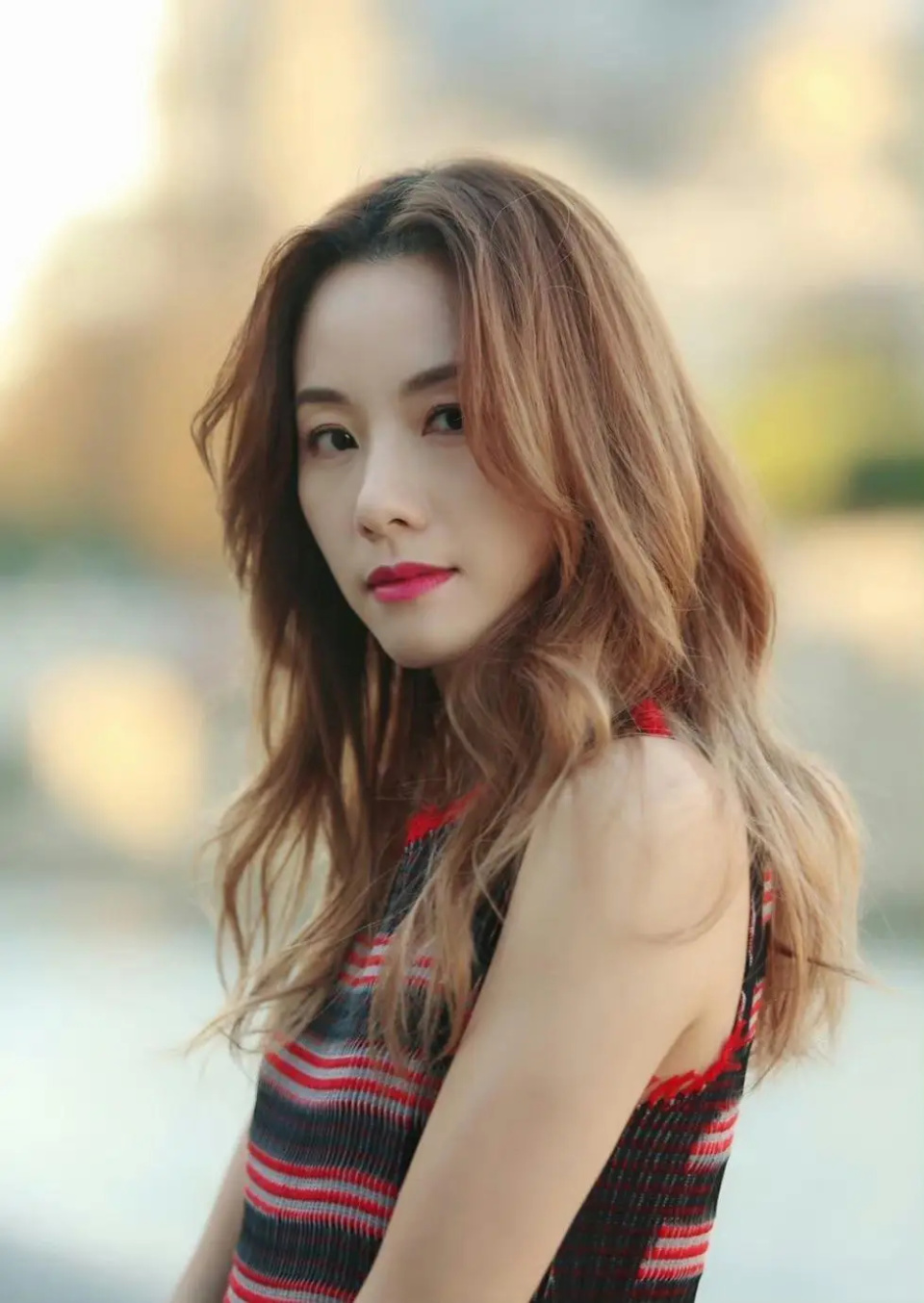 爱巢月租12万,与汪明荃做邻居