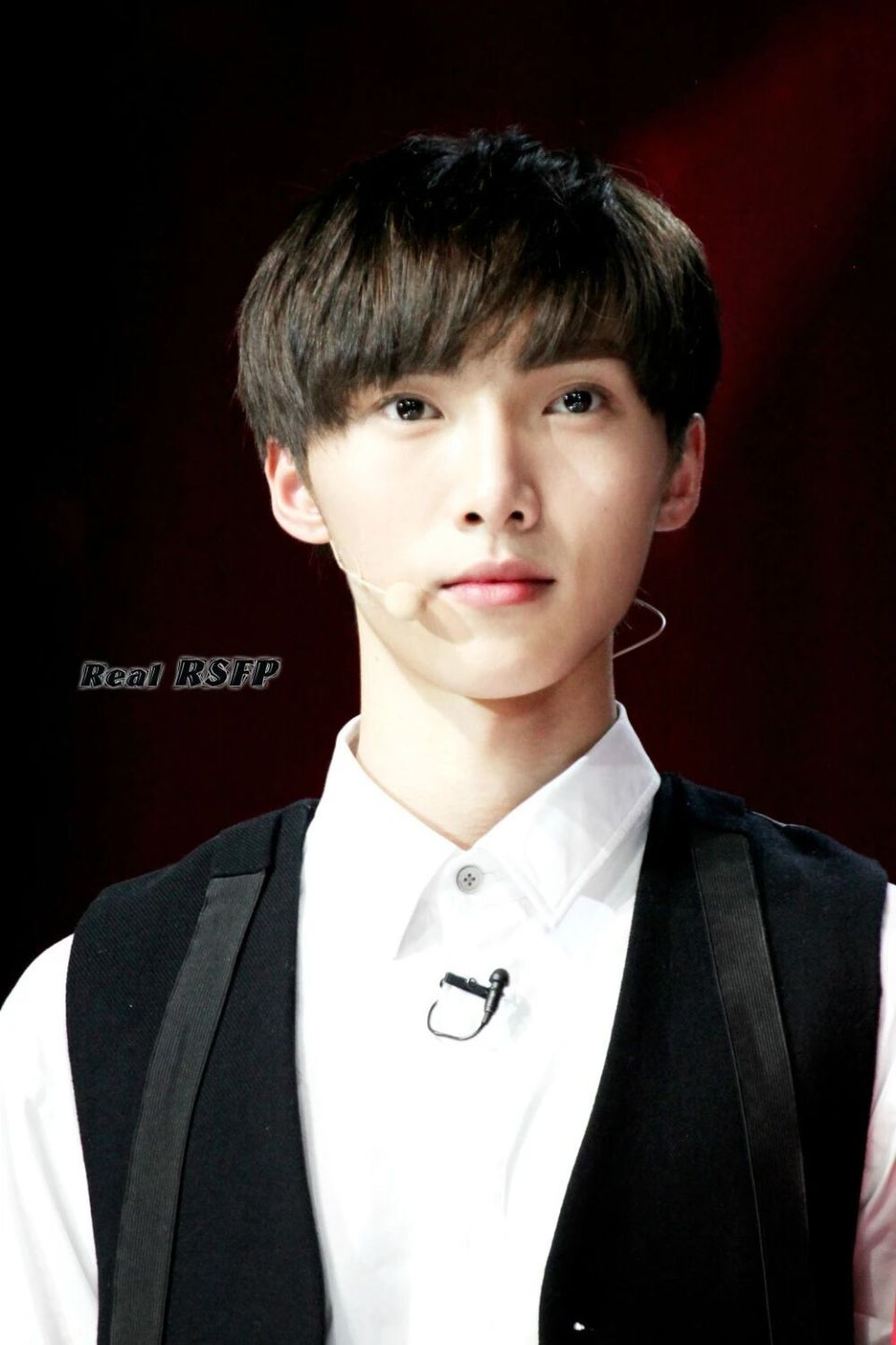 赵磊：一个把粉丝当ATM，最后和私生锁死的男人-腾讯新闻